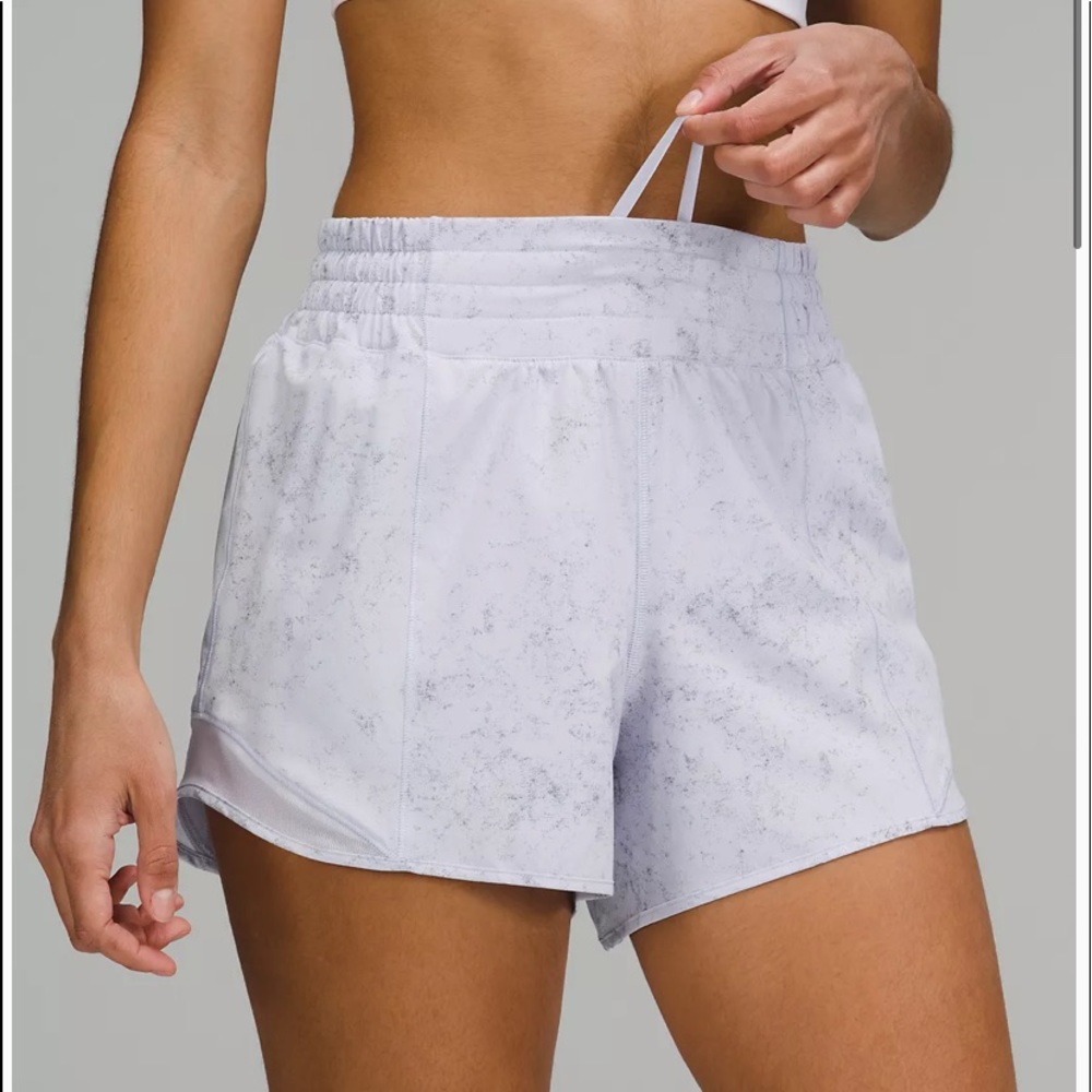 Lululemon hotty hot high-rise lined short 4”